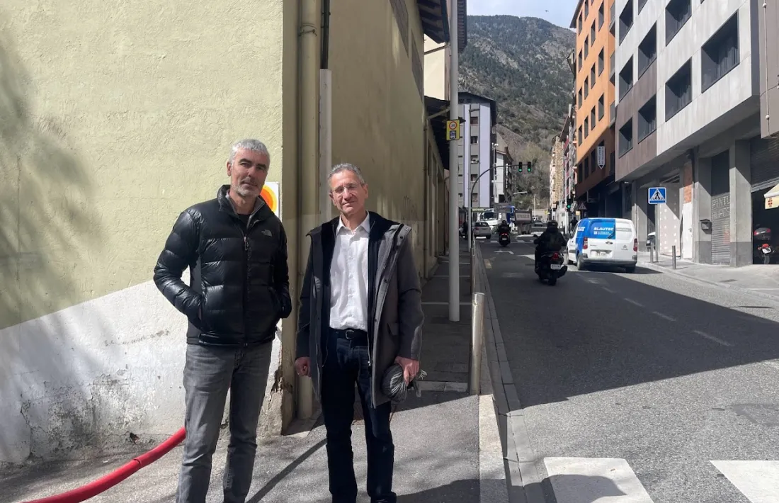 La candidatura taronja a Escaldes, amb Salomó Benchluch i Marc Magallón, vol convertir l'antic escorxador en viver d'entitats.