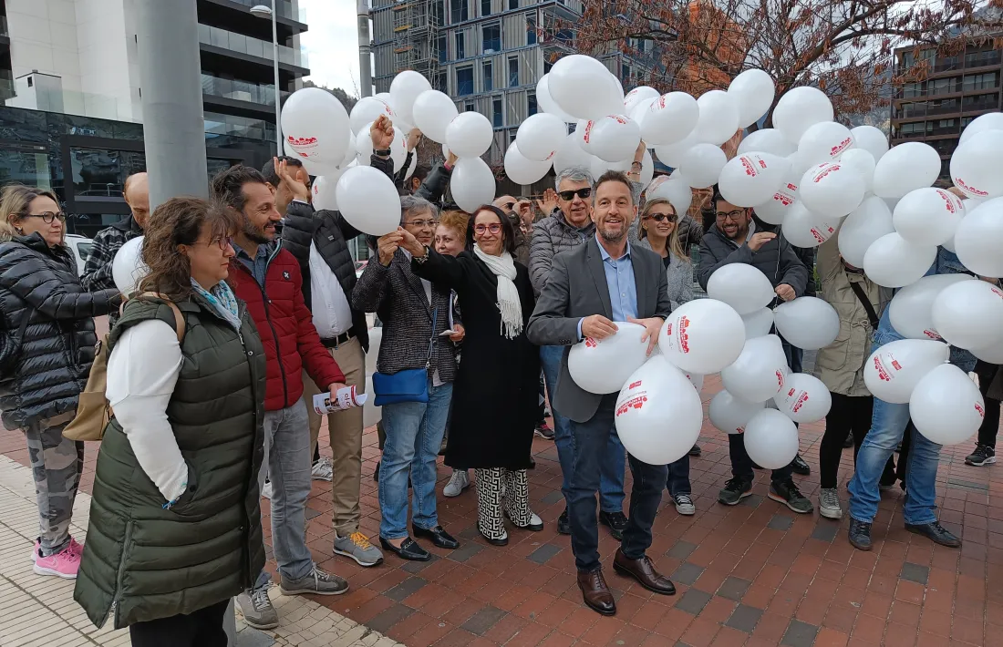 Pere López, amb la resta de candidats de PS SDP+, en l'acte al Prat del Roure.