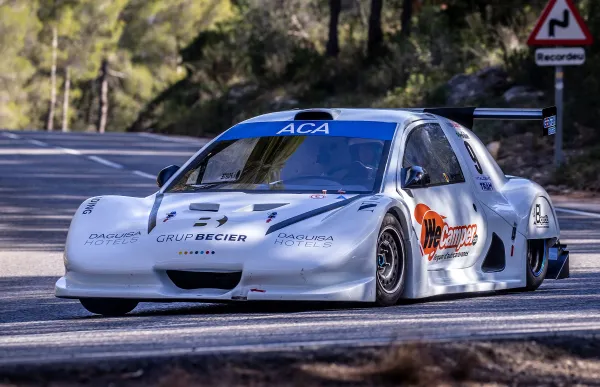 p._30_ian_porte_09ipalcover6381