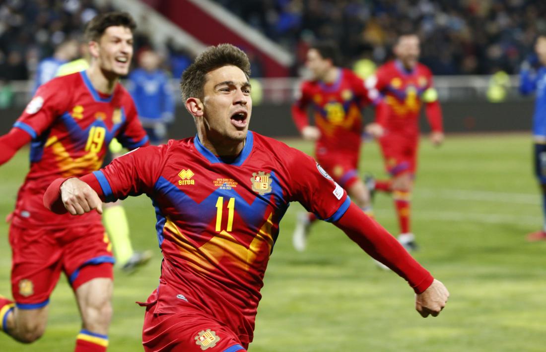 Berto Rosas va marcar el gol de l’empat contra Kosovo amb un remat de cap al segon pal després d’una passada d’Alavedra.