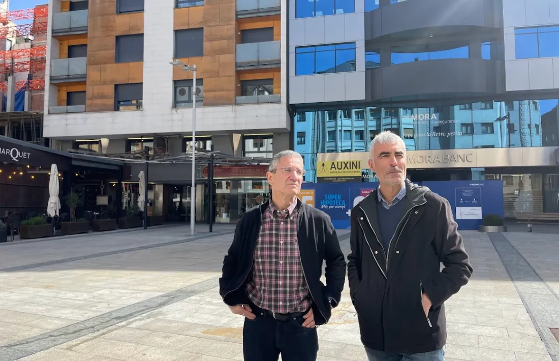 Salomó Benchluch i Marc Magallon avui a la plaça Coprínceps.