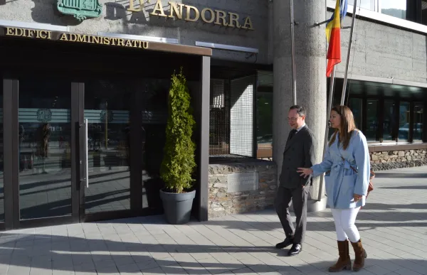 p._04_1_espot_i_meritxell_lopez_davant_govern