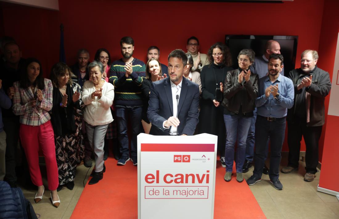 El candidat de PS SDP+ va comparèixer ahir al vespre acompanyat de la resta de candidats.