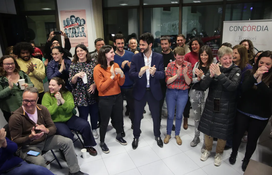 La seu de Concòrdia a Ciutat de Valls va ser tota la nit un cau d’emocions, entre la incredulitat inicial i la festa final.