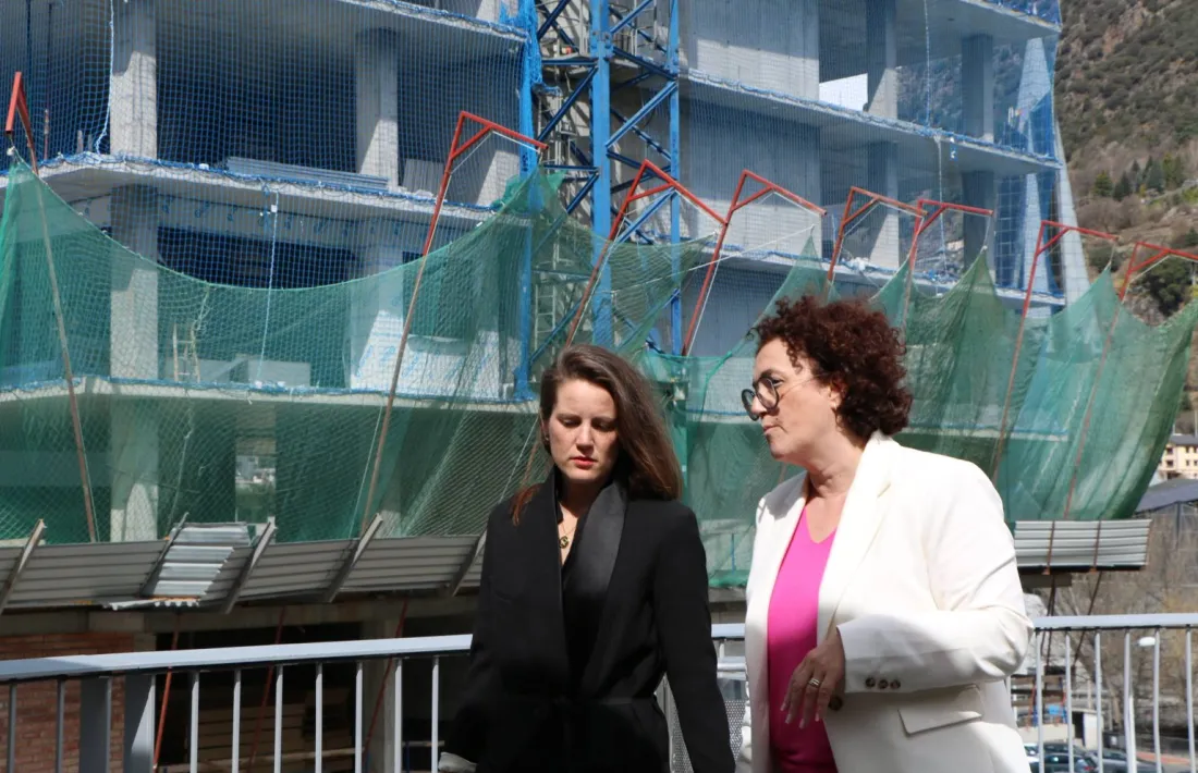 Noelia Souque i Judith Pallarés, en un dels actes de campanya.