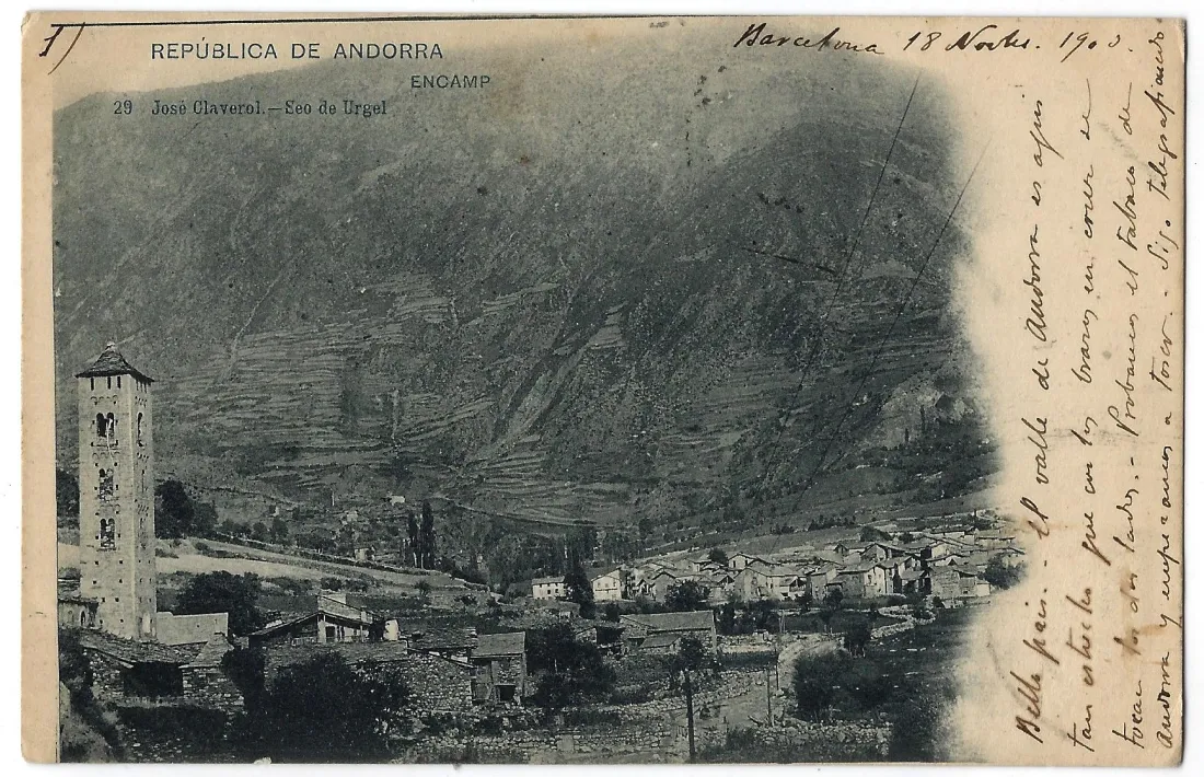 La primera postal de la sèrie, una vista d’Encamp que conclou gloriosament: “Probamos el tabaco de Andorra y empezamos a toser”.