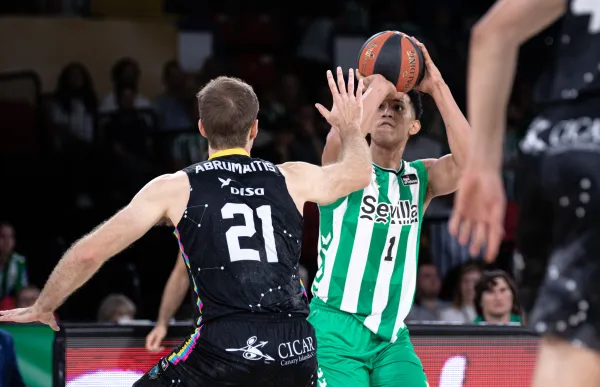 p._29_tyson_perezrs495341_j26_bet-lnt_firmar_acb_photo_-_d_ligero