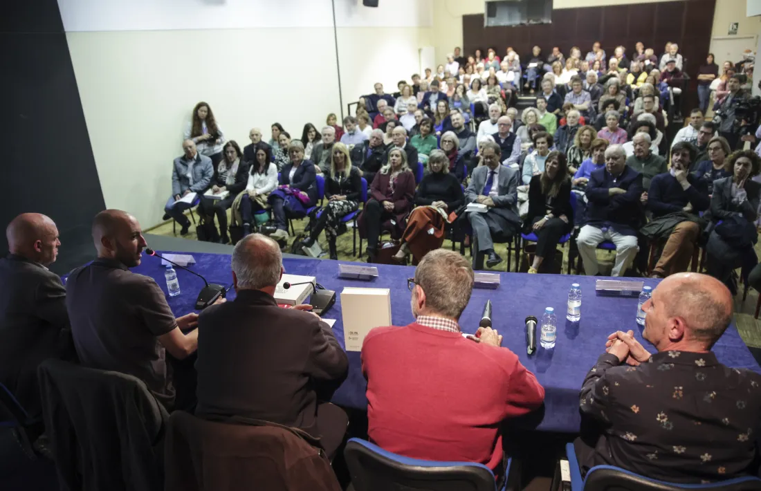 La sala d’actes s'ha omplert per escoltar Albert Villaró, Pau Chica, Josep Maria Solé i Sabater, Jordi Guillamet i Xavier Llovera.