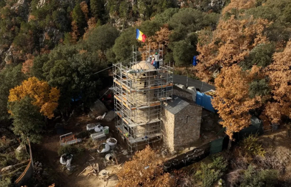 Reconstrucció del campanar de Sant Vicenç d’Enclar: va començar el 2020 i els últims retocs tindran lloc aquesta campanya.