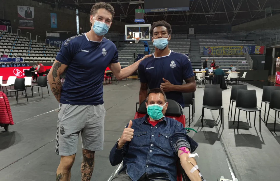 Juan Rubio i Micah Speight van acompanyar al seu entrenador, Natxo Lezkano.