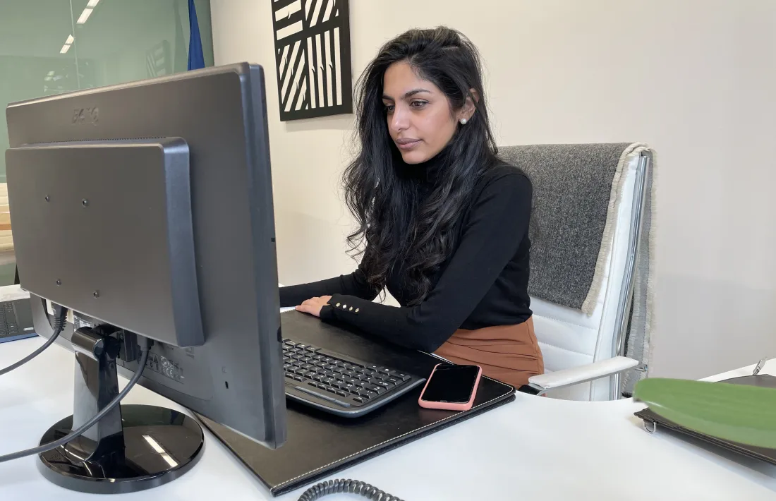 La cap de l'APDA, Reshma Punjabi, al seu despatx.