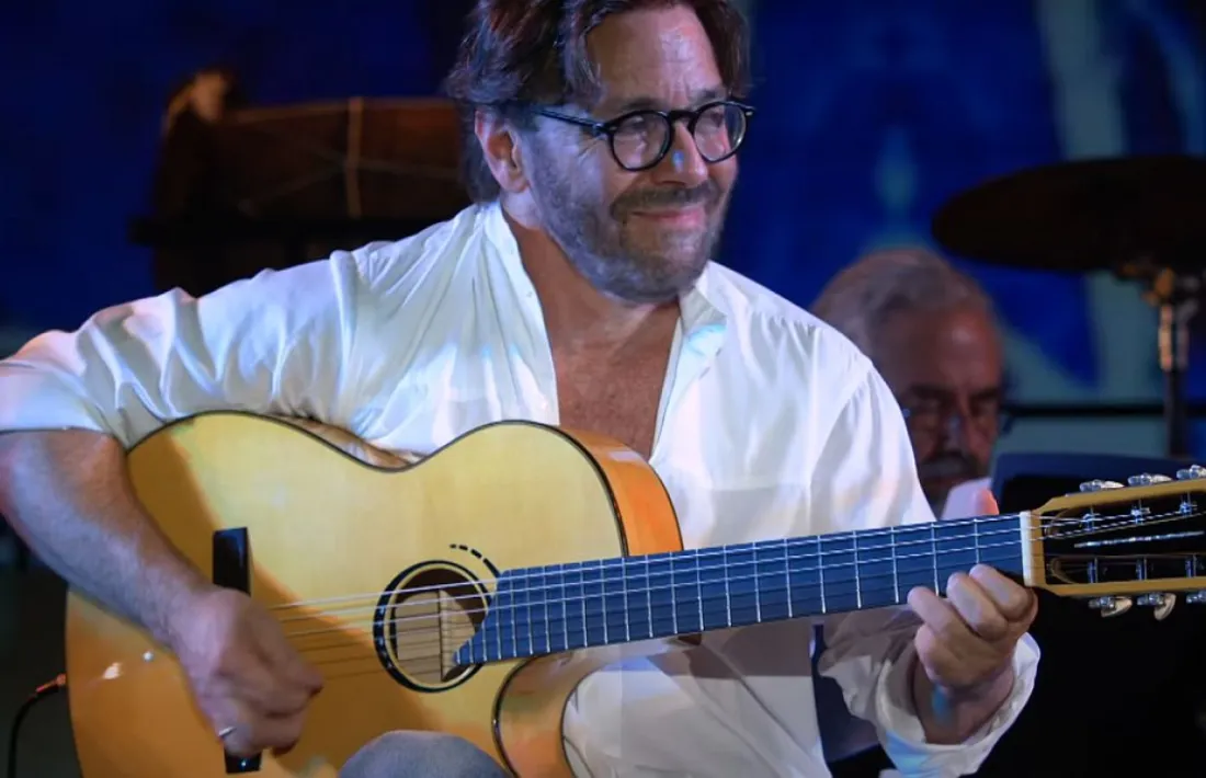 El guitarrista Al Di Meola actuarà el 30 de juny al Prat del Roure.