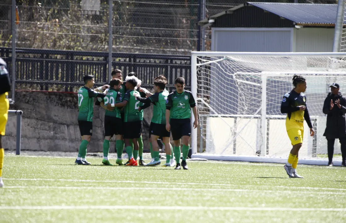 La UE Sant Julià, amb problemes.