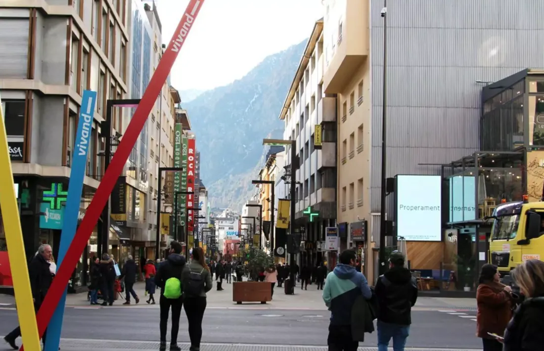 L'eix comercial de la capital i Escaldes-Engordany.
