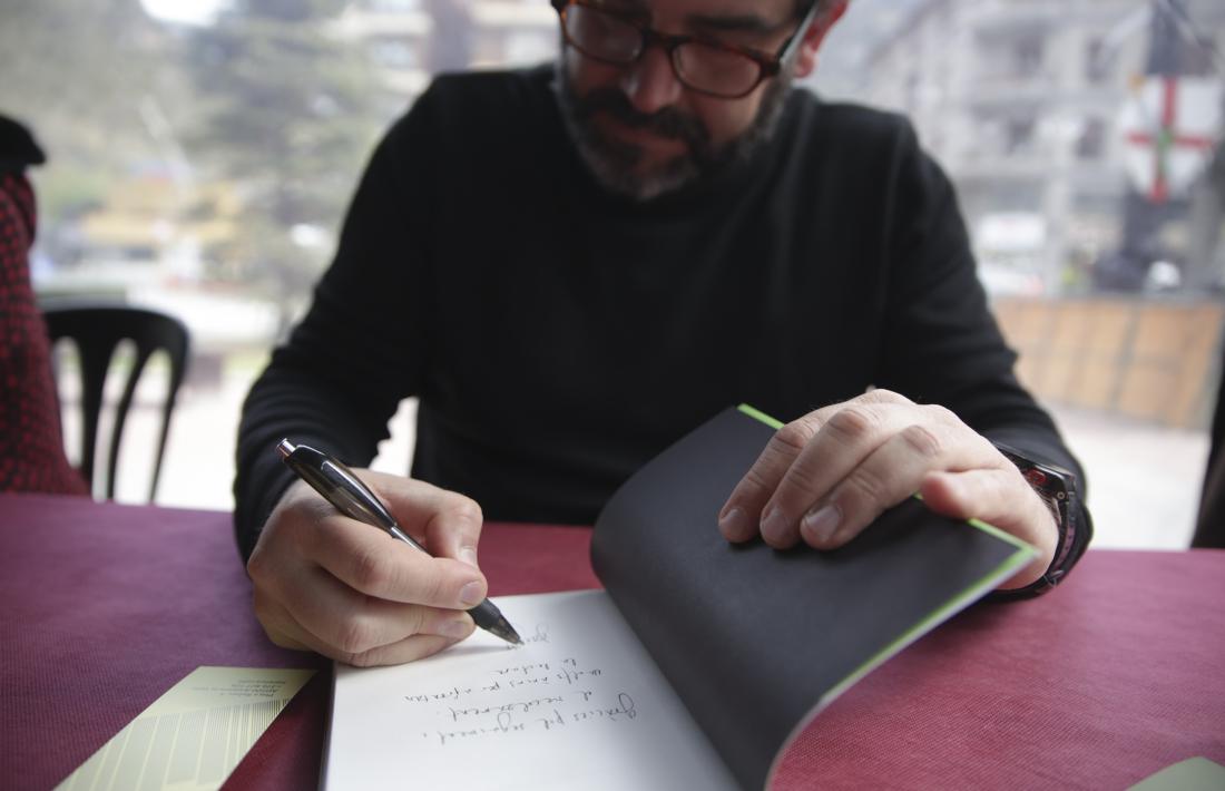 David Gálvez i ‘La torre dels russos’: diu que les dedicatòries se li entravessen.