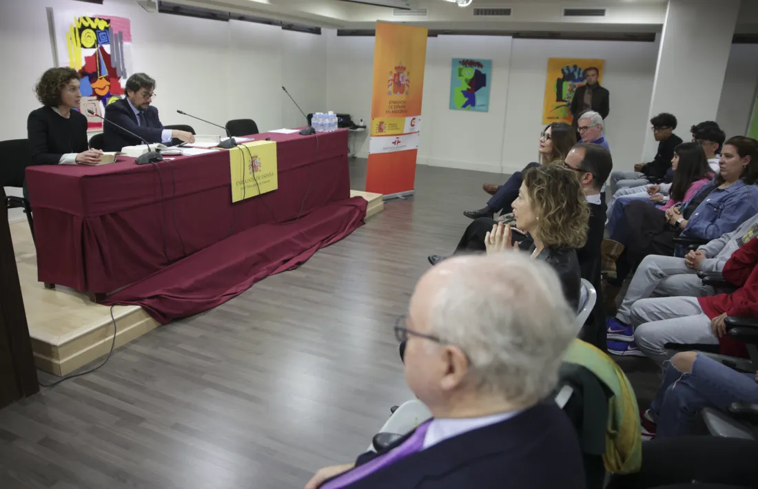 Maria Ubach ha participat a la lectura pública de 'El Quixot' organitzada per l'ambaixada d'Espanya.