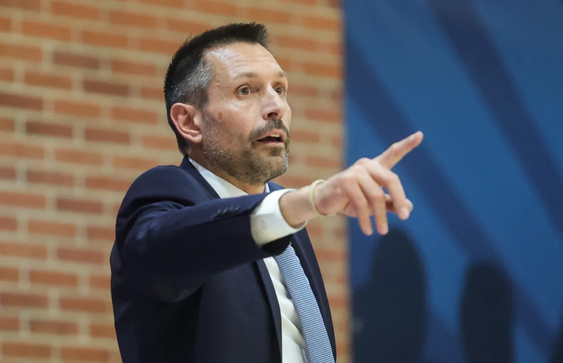 Natxo Lezkano, tècnic del BC MoraBanc, ‘marca’ el camí cap al retorn a la Lliga ACB i l’ascens comença ja a estar a tocar.