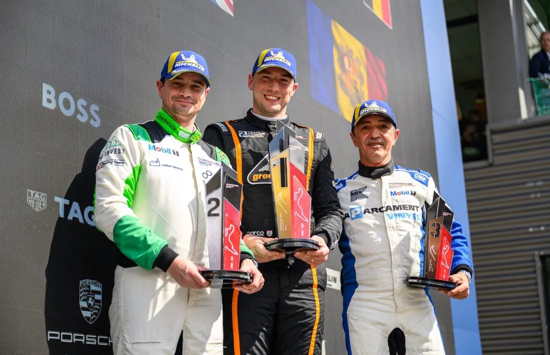 Joan Vinyes, al tercer esglaó del podi.