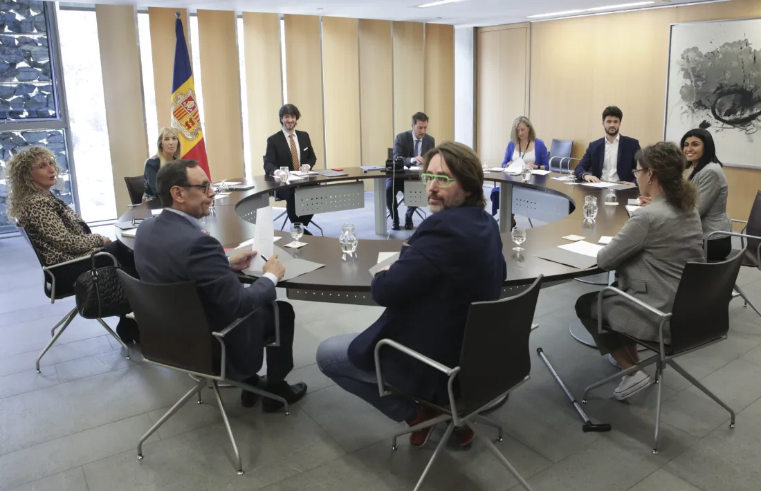 Un moment de la primera reunió de la junta de presidents de la novena legislatura.