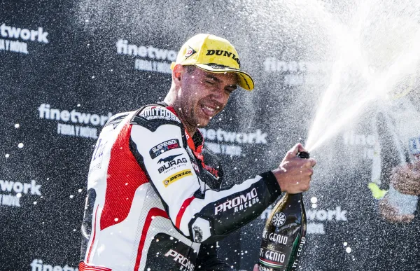 p._36_xavi_cardelus_podi_estoril