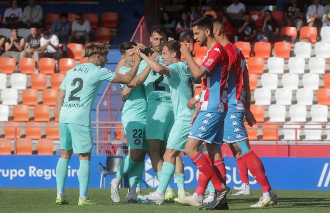 Els jugadors de l’FC Andorra, que van començar adormits a Lugo, van empatar per primer cop amb un gol de Rubén Bover.