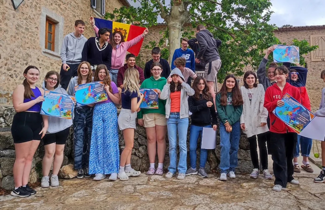 Alumnes de l'escola andorrana de batxillerat que han participat en el projecte.