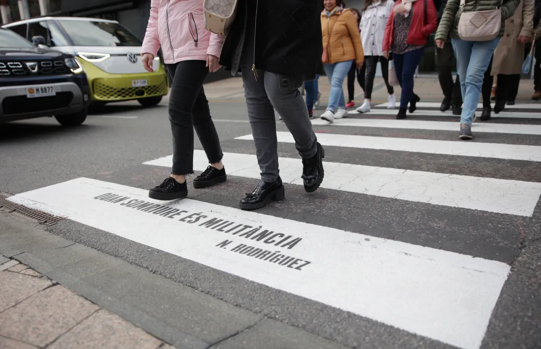 Noemí Rodríguez, a Príncep Benlloch, una de les tres plomes andorranes d’aquest Passeig poètic.