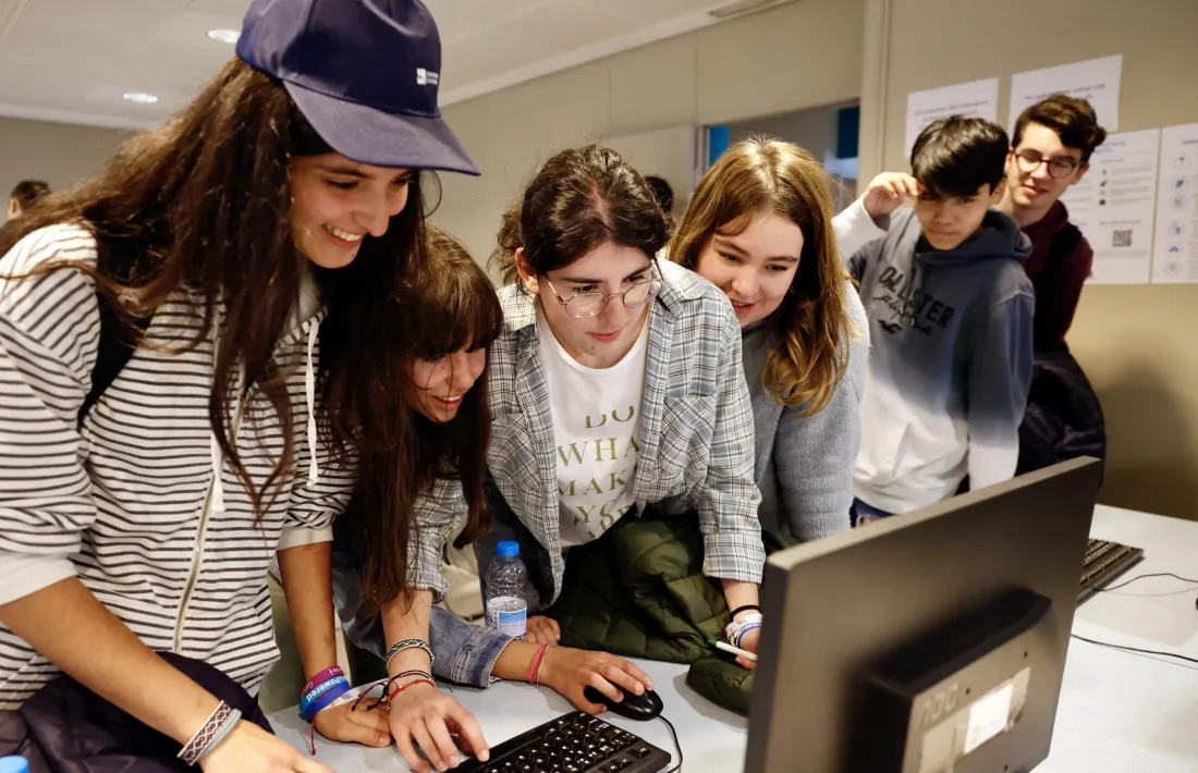 Alguns dels alumnes durant la visita.