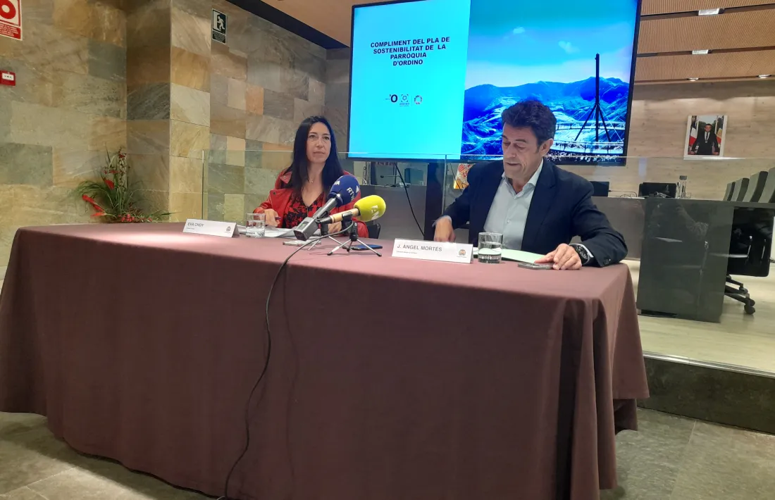 Eva Choy i Josep Àngel Mortés durant la roda de premsa d'aquest matí.