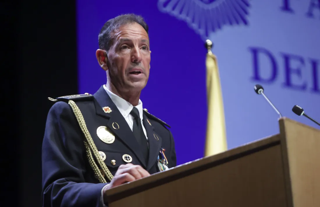 El nou director del departament de Policia, Bruno Lasne, durant la seva intervenció d'avui.