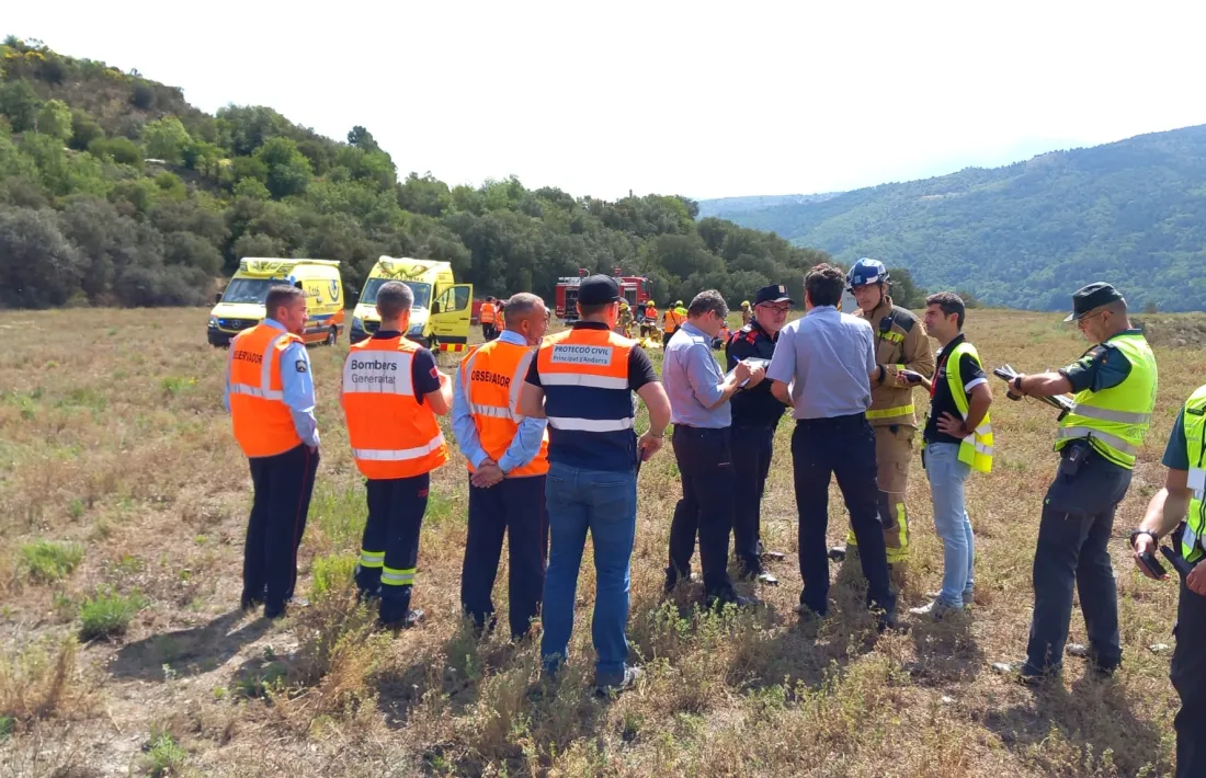 Participants en el simulacre fet a l'aeroport.