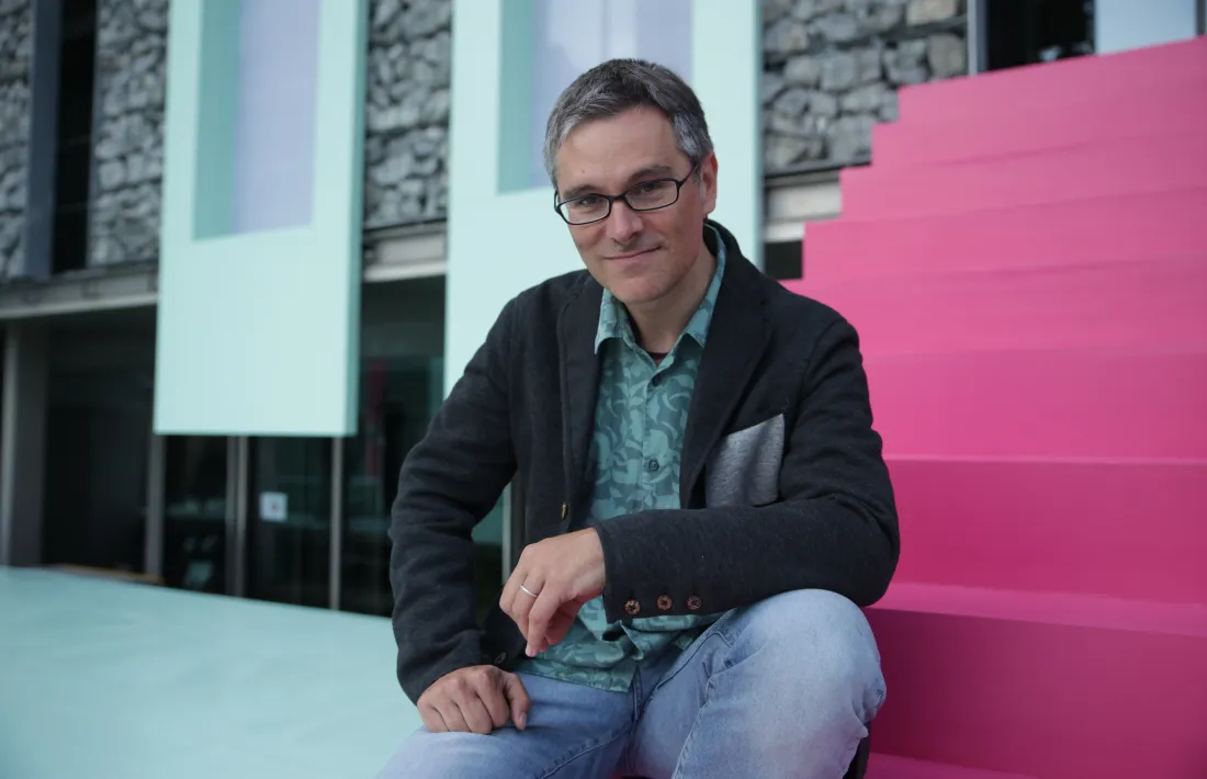 El director català, a la plaça del Consell General, on avui dirigirà el 'Stabat Mater' de Pergolesi en la primera cita del ClàssicAND.