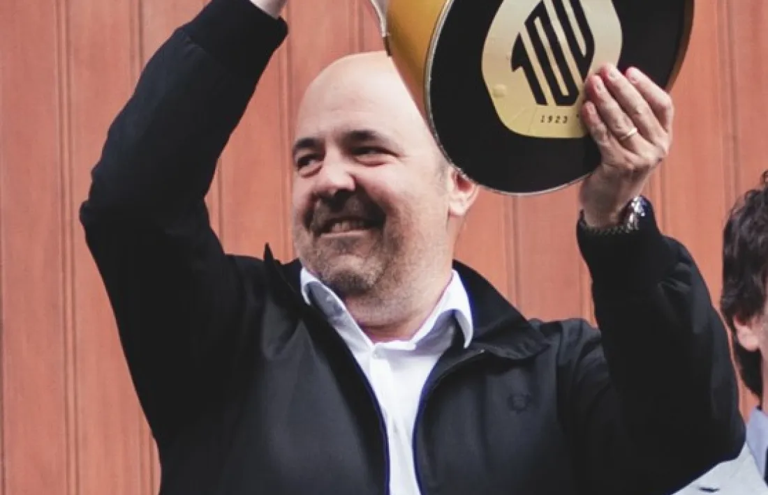 Gorka Aixàs, amb el títol de campió de la LEB Or.