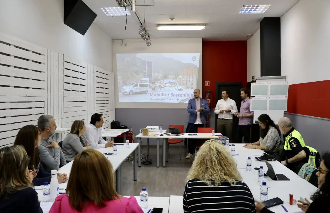 Un moment de la reunió del grup de treball.