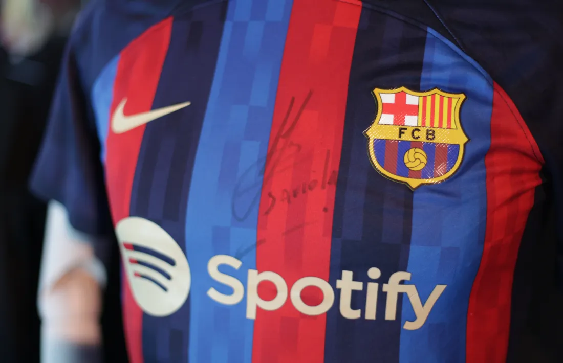 La samarreta firmada de Saviola, un altre dels ganxos dels Encants.
