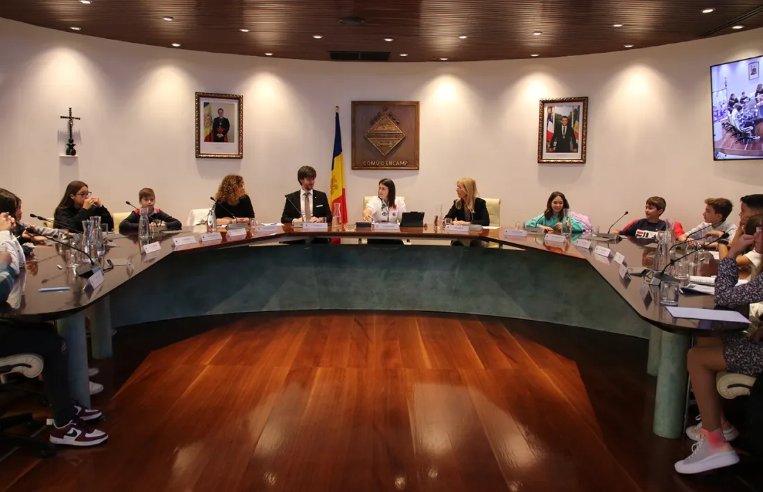 El Consell d'Infants d'Encamp ha rebut la visita dels síndics generals.