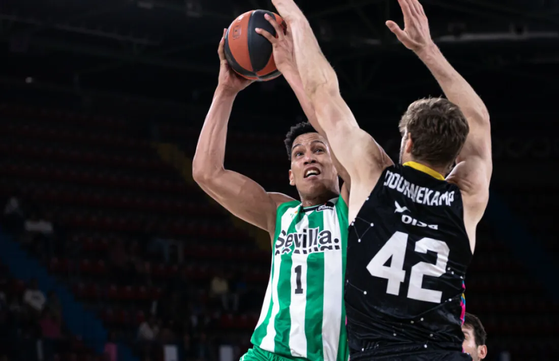 ‘Tyson’ Pérez, amb el Reial Betis.