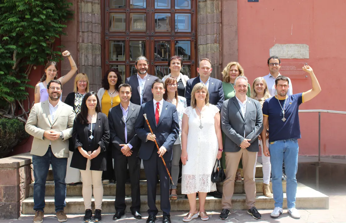 Foto de família de la nova corporació. 