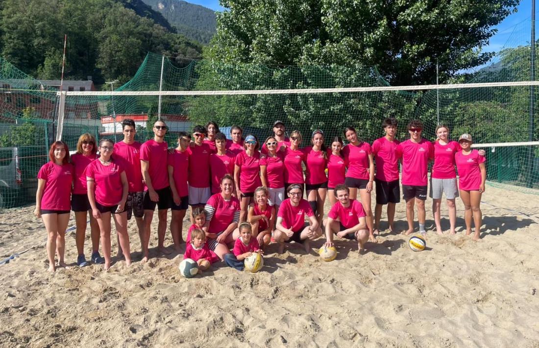 Primer torneig de vòlei platja Open 4x4, al Parc Central.