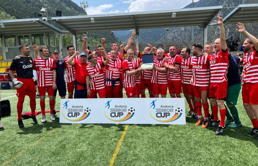 Els Veterans Girona FC van celebrar el títol de +35 anys de l’Andorra Sènior Cup.