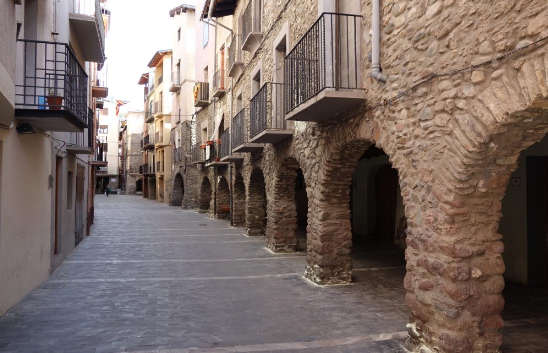 El carrer Canonges de la Seu d'Urgell.