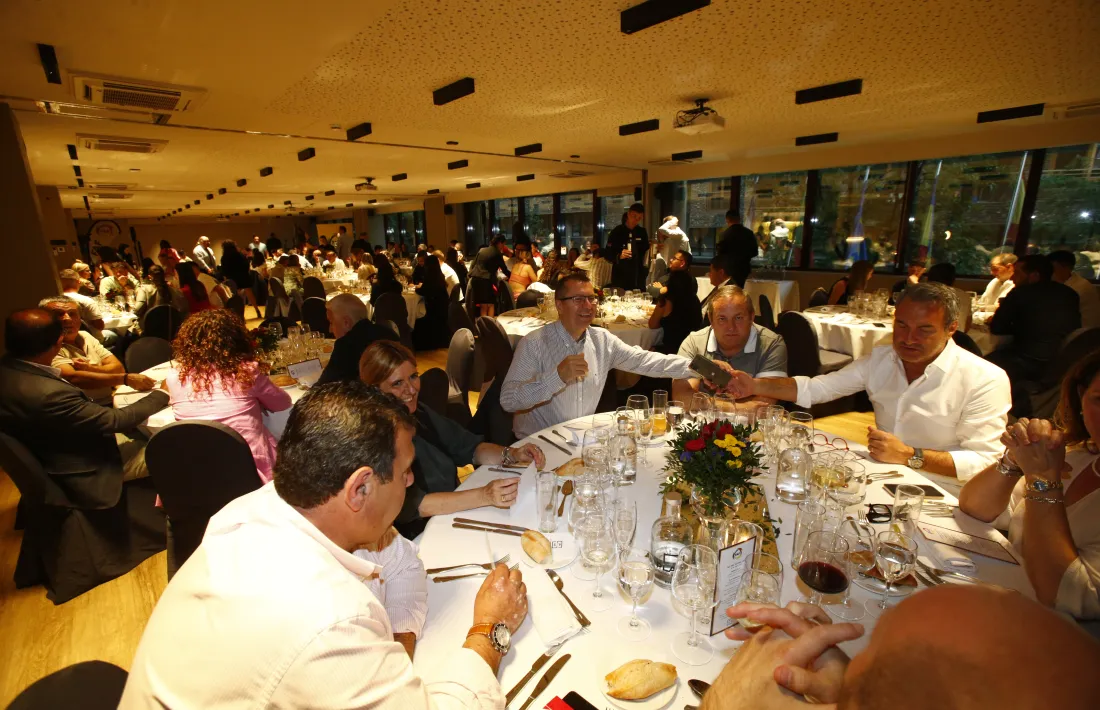 Un moment de la Nit del Futbol on es premia els millors de la temporada 2022-2023.