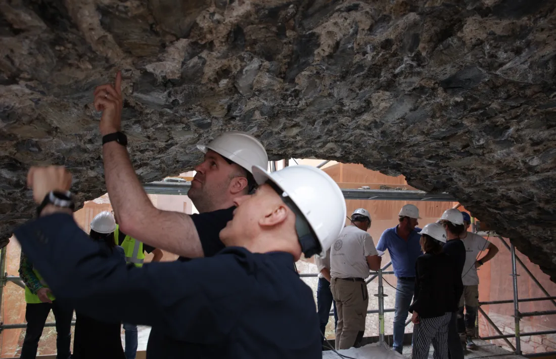 El pressupost global s’enfila als 490.000 euros, i no inclou ni la il·luminació ni l’enjardinament, a càrrec del Comú. El pont Pla i el de Sassanat queden pendents per a una segona fase.