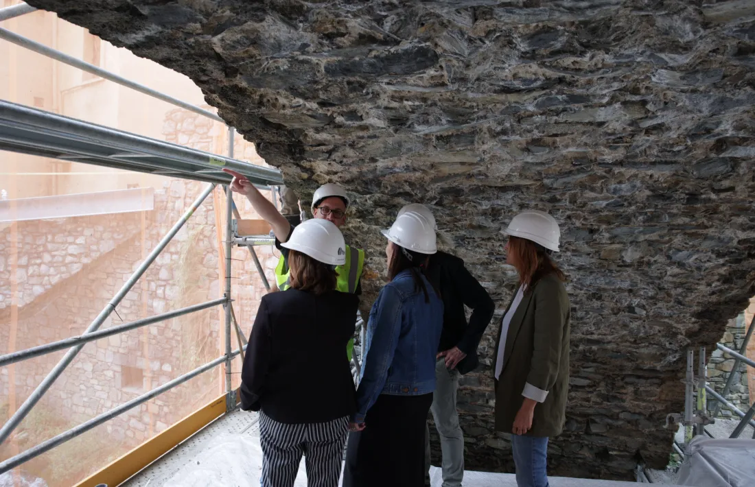 El pressupost global s’enfila als 490.000 euros, i no inclou ni la il·luminació ni l’enjardinament, a càrrec del Comú. El pont Pla i el de Sassanat queden pendents per a una segona fase.