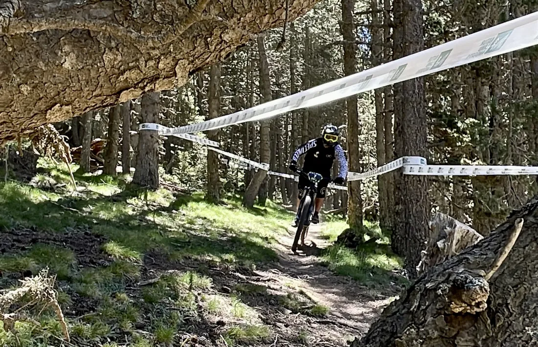 Un participant a la Naturland Enduro Race.