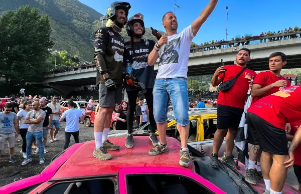 p._01_petita_crash_car_-_facundo_santana