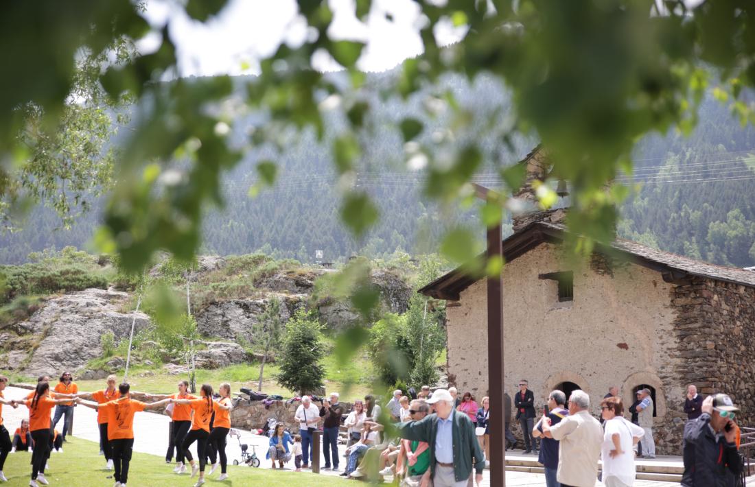 Ballada de sardanes per Sant Pere al Trter.