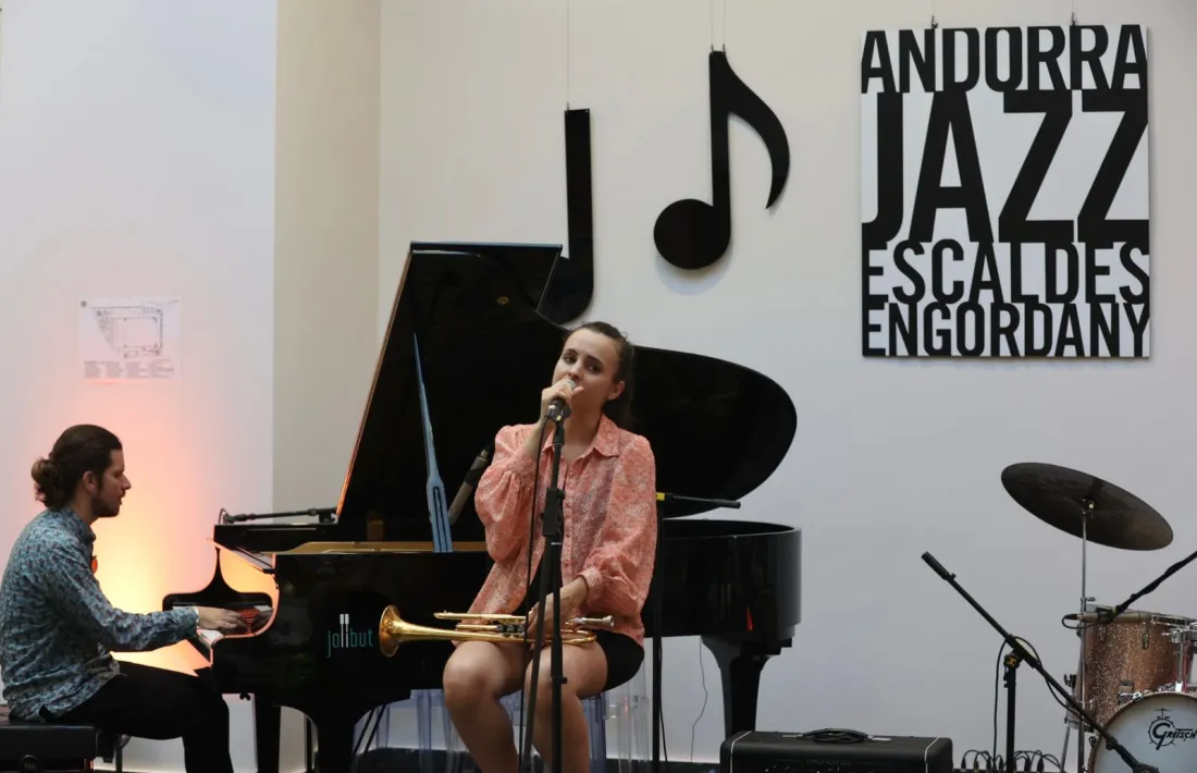 Marco Mezquida i Andrea Motis, a la classe magistral que van impartir ahir al matí al Prat del Roure.