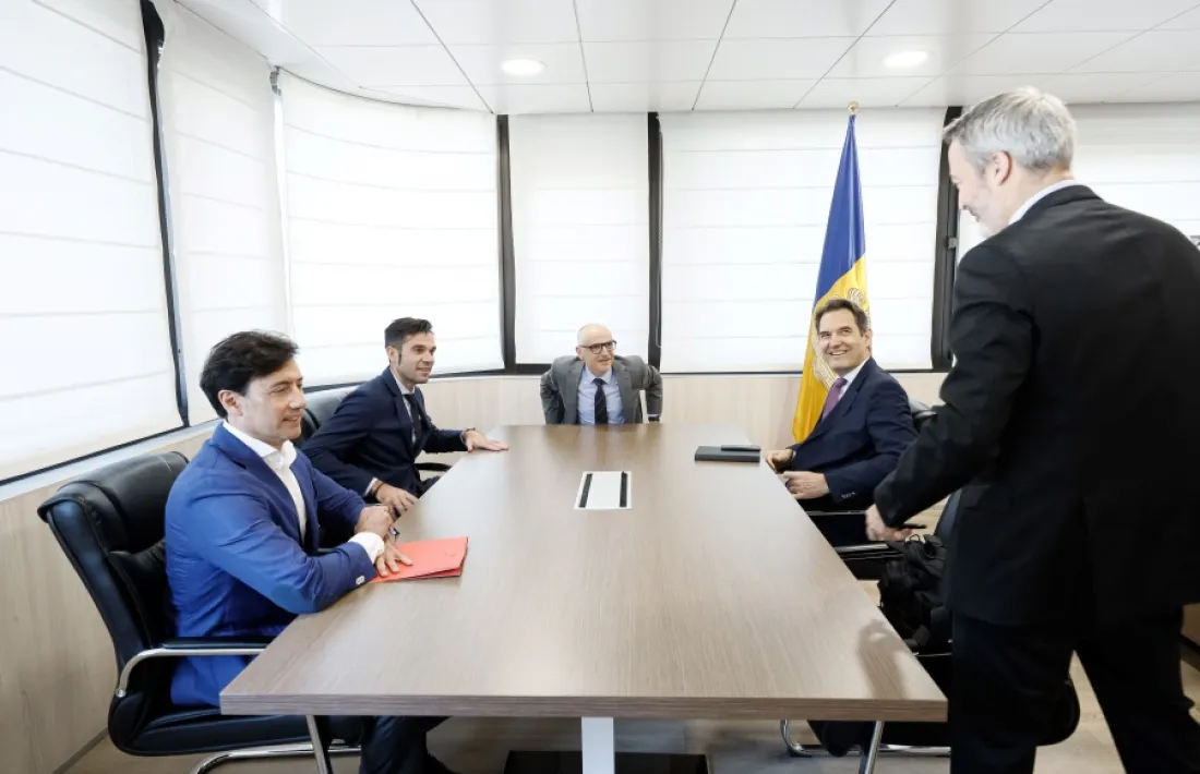 Lladós presideix la reunió amb la delegació del Banc Europeu d'Inversions.