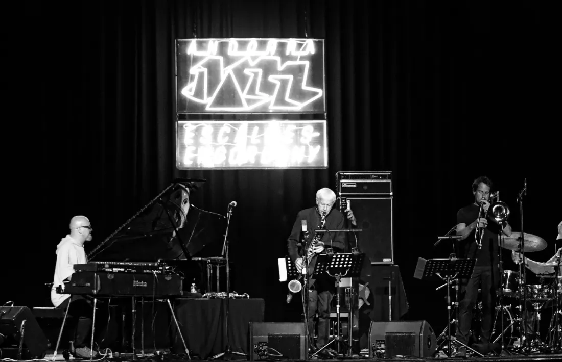 El saxofonista francès, amb Bojan Z (piano), Bruno Chevillon (contrabaix), Nils Wogram (trombó) i Lander Gyselinck (bateria).